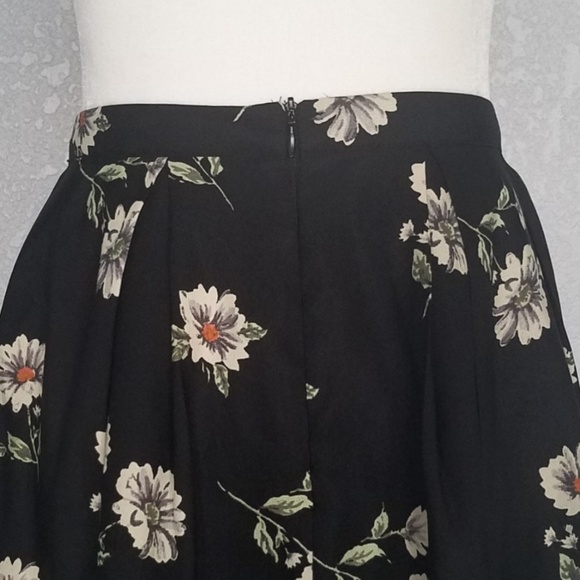 🌼Forever 21 Black Floral A-Line Skirt Size 26 - Picture 4 of 5